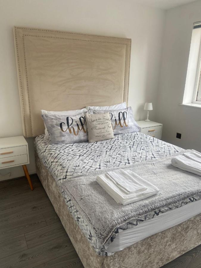 Grays Serviced Apartment Stifford Extérieur photo